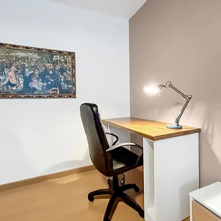 Moderne Et Spacieux Avec Tv Et Cuisine Equipee *