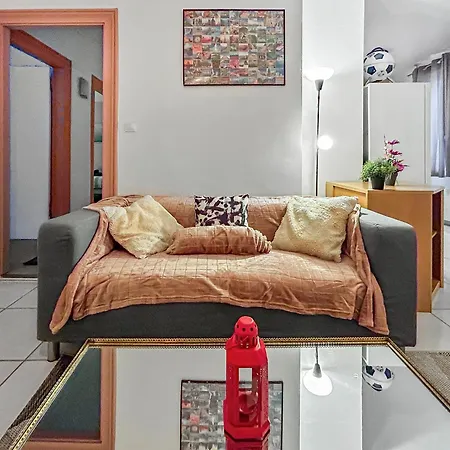 Moderne Et Spacieux Avec Tv Et Cuisine Equipee Apartman *