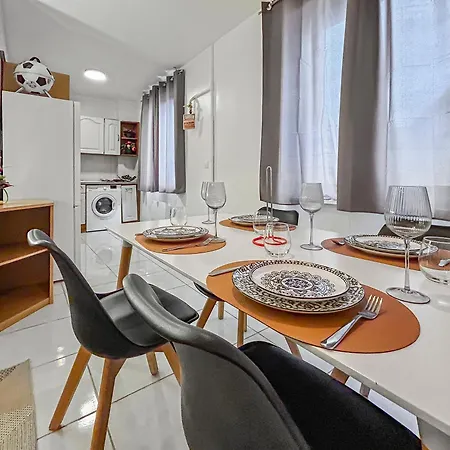 Apartman Moderne Et Spacieux Avec Tv Et Cuisine Equipee