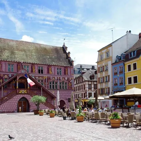 Moderne Et Spacieux Avec Tv Et Cuisine Equipee * Mulhouse