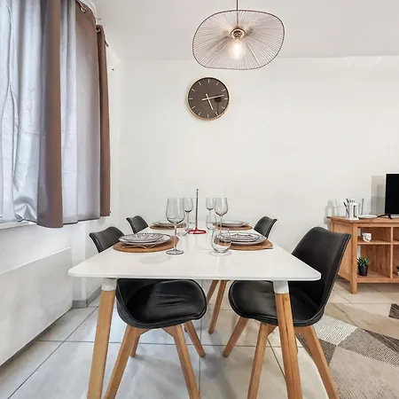 Moderne Et Spacieux Avec Tv Et Cuisine Equipee Apartman *