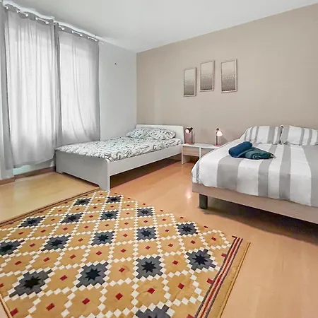 Moderne Et Spacieux Avec Tv Et Cuisine Equipee