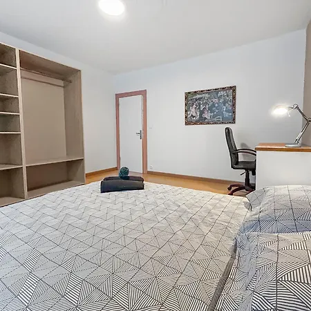 Moderne Et Spacieux Avec Tv Et Cuisine Equipee Apartman *